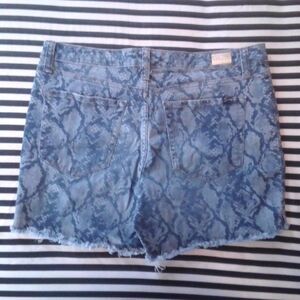 Womens Seven7 Snake Pattern Shorts Size 12